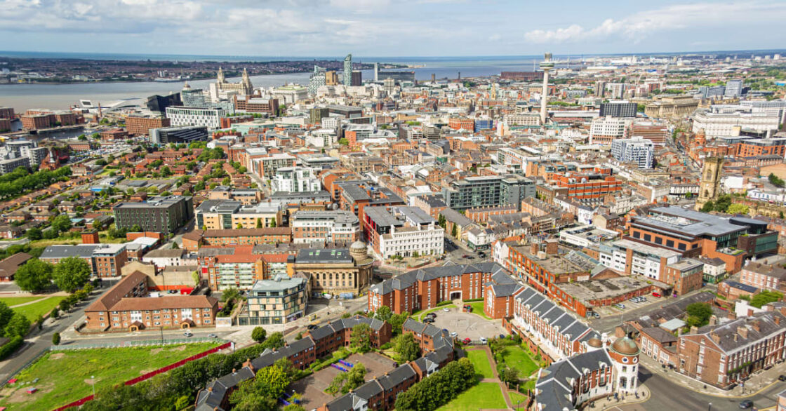 Voo de Faro para Liverpool: Dicas de Viagem