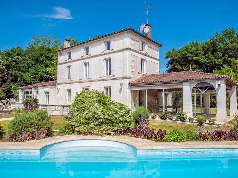 Hotel em Charente: Férias Econômicas