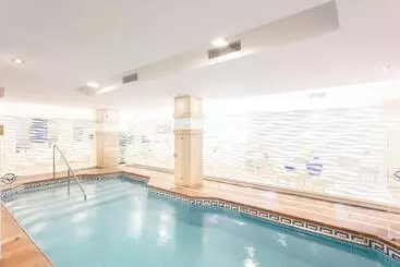 Destino no Piscina Hotel Globales Gardenia Fuengirola desde 79€ por noite