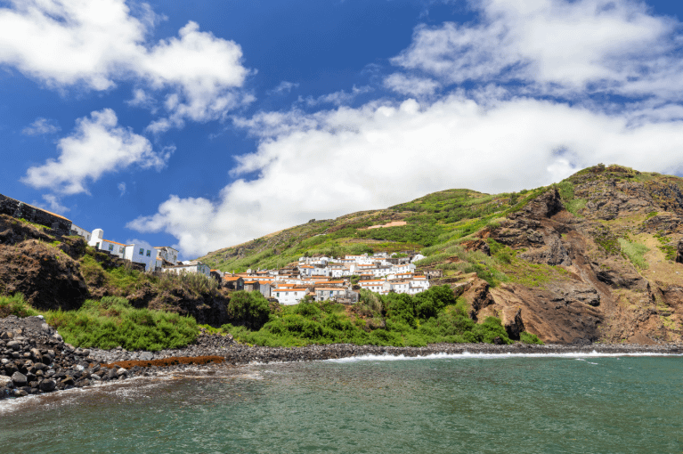 Flores e Corvo desde 1.166€ por pessoa, uma viagem diferente aos Açores