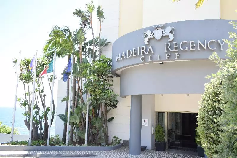 Madeira Regency Cliff Adults Only desde 48€: escapadinha em Hotéis baratos em Funchal