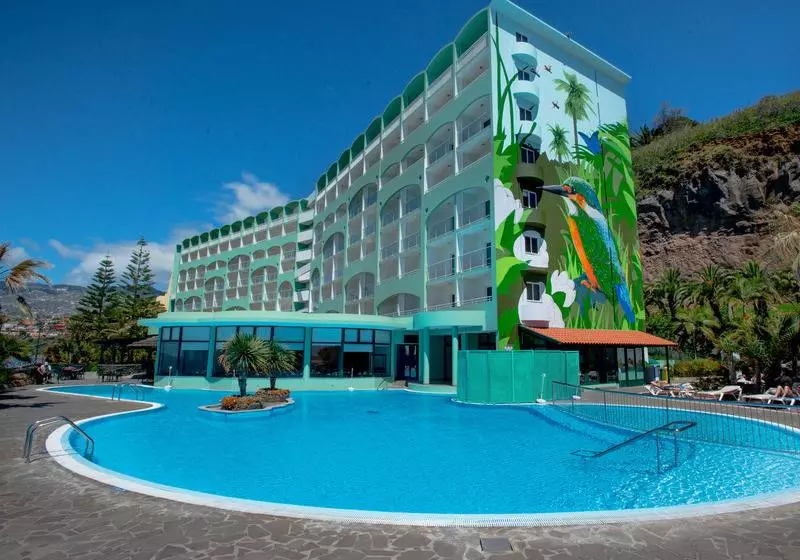 Pestana Ocean Bay Resort desde 62€: escapadinha em Funchal