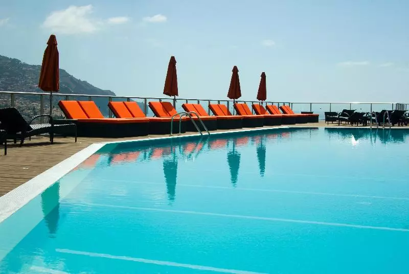 The Views Baia – Adults Only desde 48€: escapadinha em Hotéis baratos em Funchal