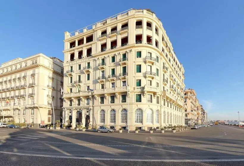 Eurostars Excelsior desde 71€: hotel em Nápoles
