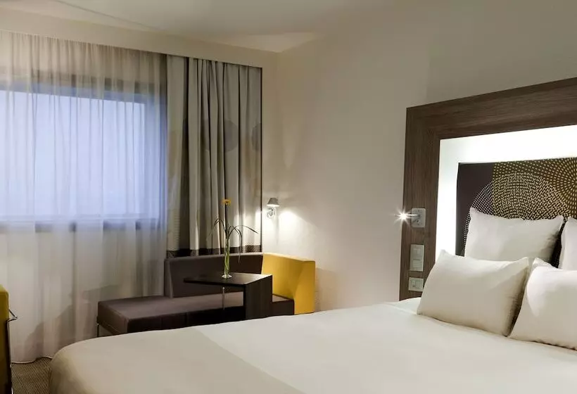 Novotel Paris La Defense Esplanade desde 46€: hotel em Paris