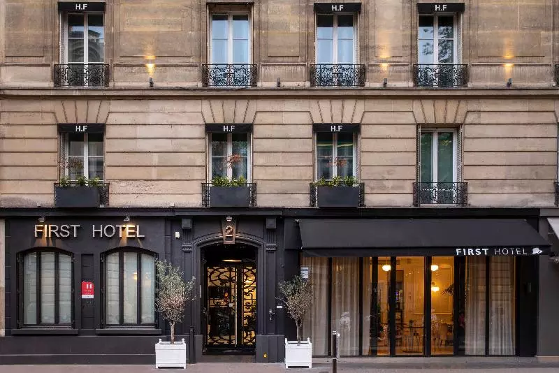First Paris Tour Eiffel desde 72€