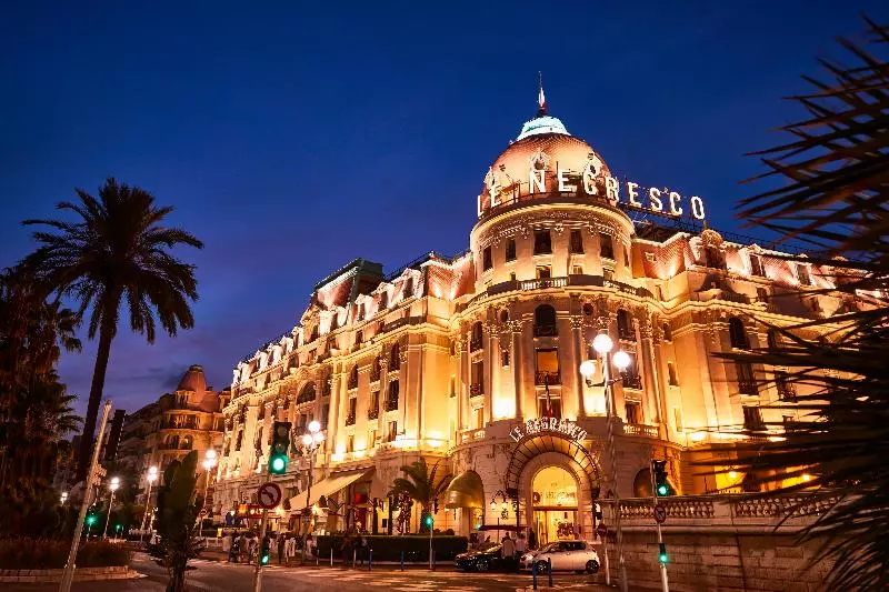 Le Negresco desde 148€: fugir para Nice