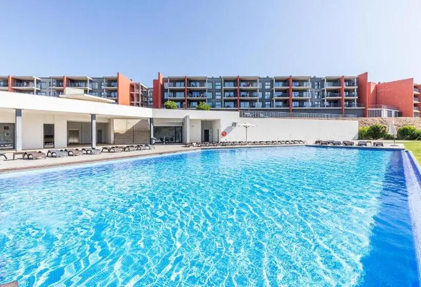 Algarve Race Resort Apartments desde 28€: fugir para Portimão