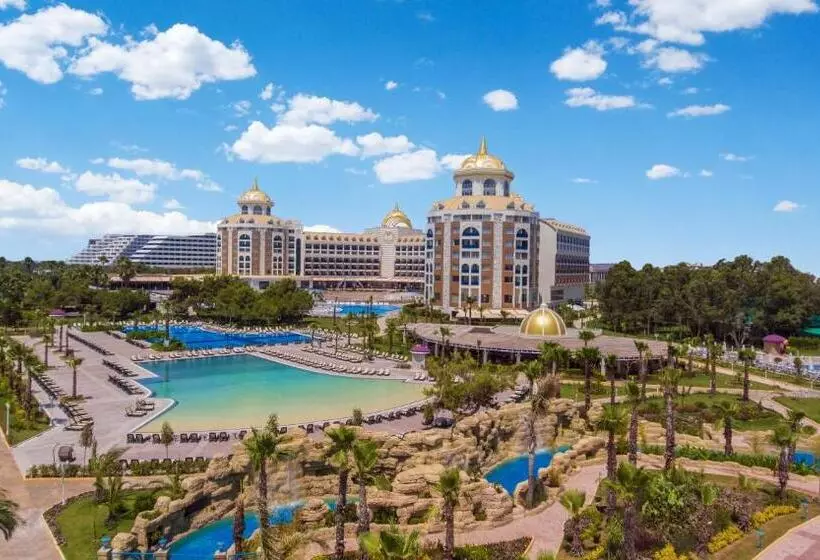 Delphin Be Grand Resort desde 99€: escapadinha em Turquia