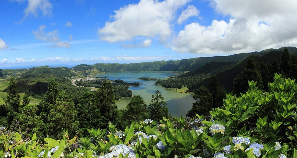 Férias nos Açores: ilhas, ritmo e logística