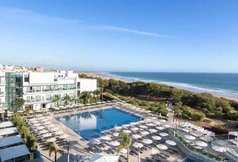 Hipotels Gran Conil desde 29€: fugir para Conil de la Frontera