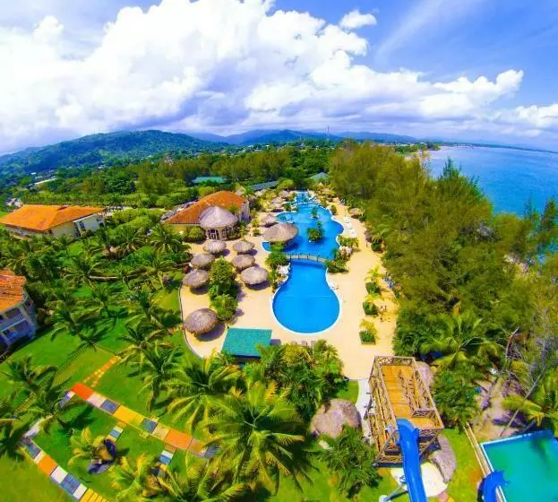 La Ensenada Beach Resort desde 172€: estadia em Honduras