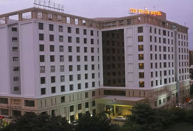 Pride Plaza Hotel, Ahmedabad desde 22€: estadia em Índia