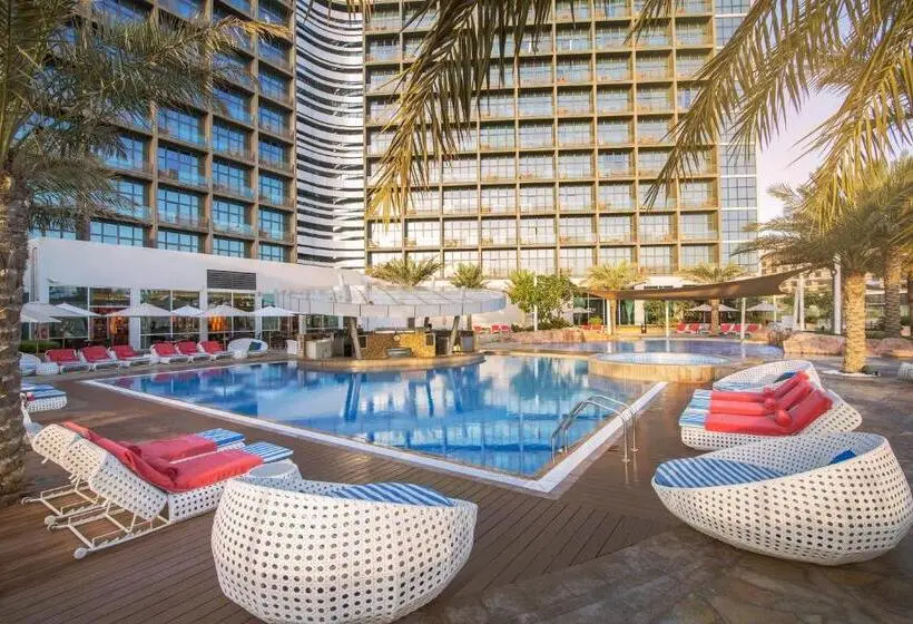 Yas Plaza Marina desde 93€: estadia em Emiratos Árabes Unidos